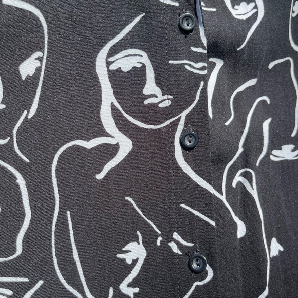 Big Dart Faces Blouse - Picture 9 of 11